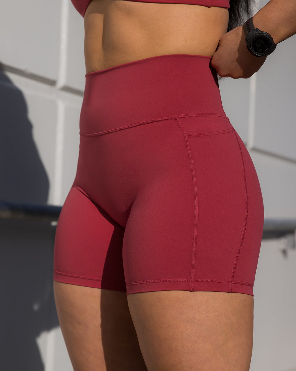 Woman wearing Fusion X-Short Tights - Claret