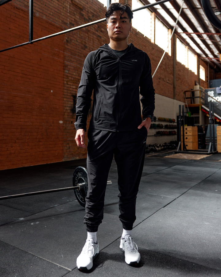 Man wearing Train-Lite FLXMAX Pant - Black
