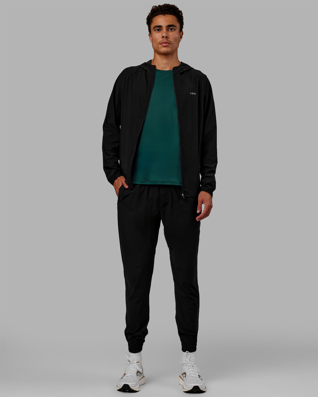 Man wearing Train-Lite FLXMAX Pant - Black