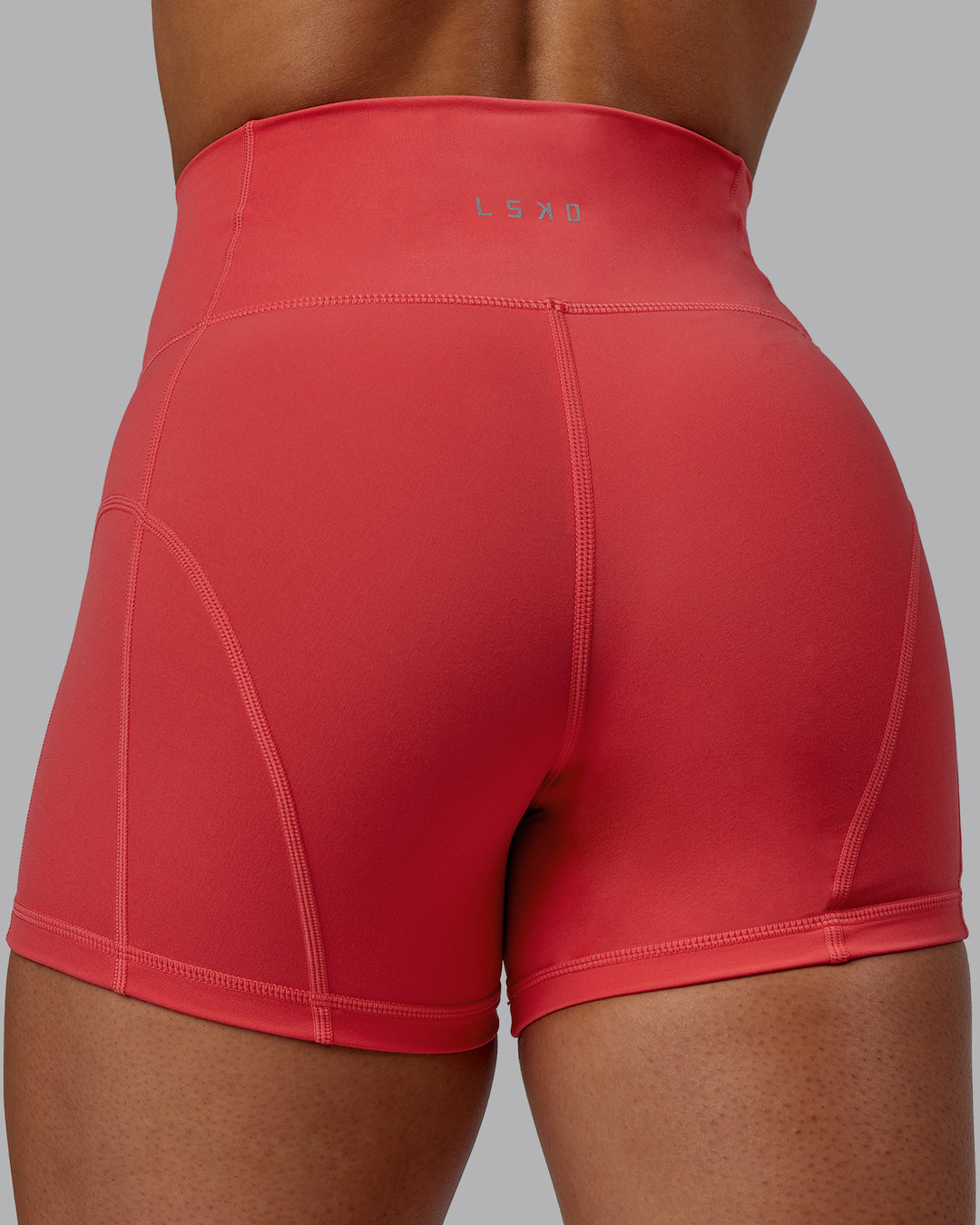 Woman wearing Bend X-Short Tights - Cayenne