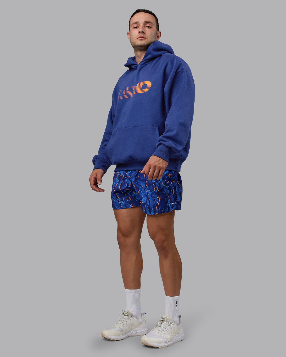 Man wearing Classic 5&quot; Shorts - Brush Deep Blue