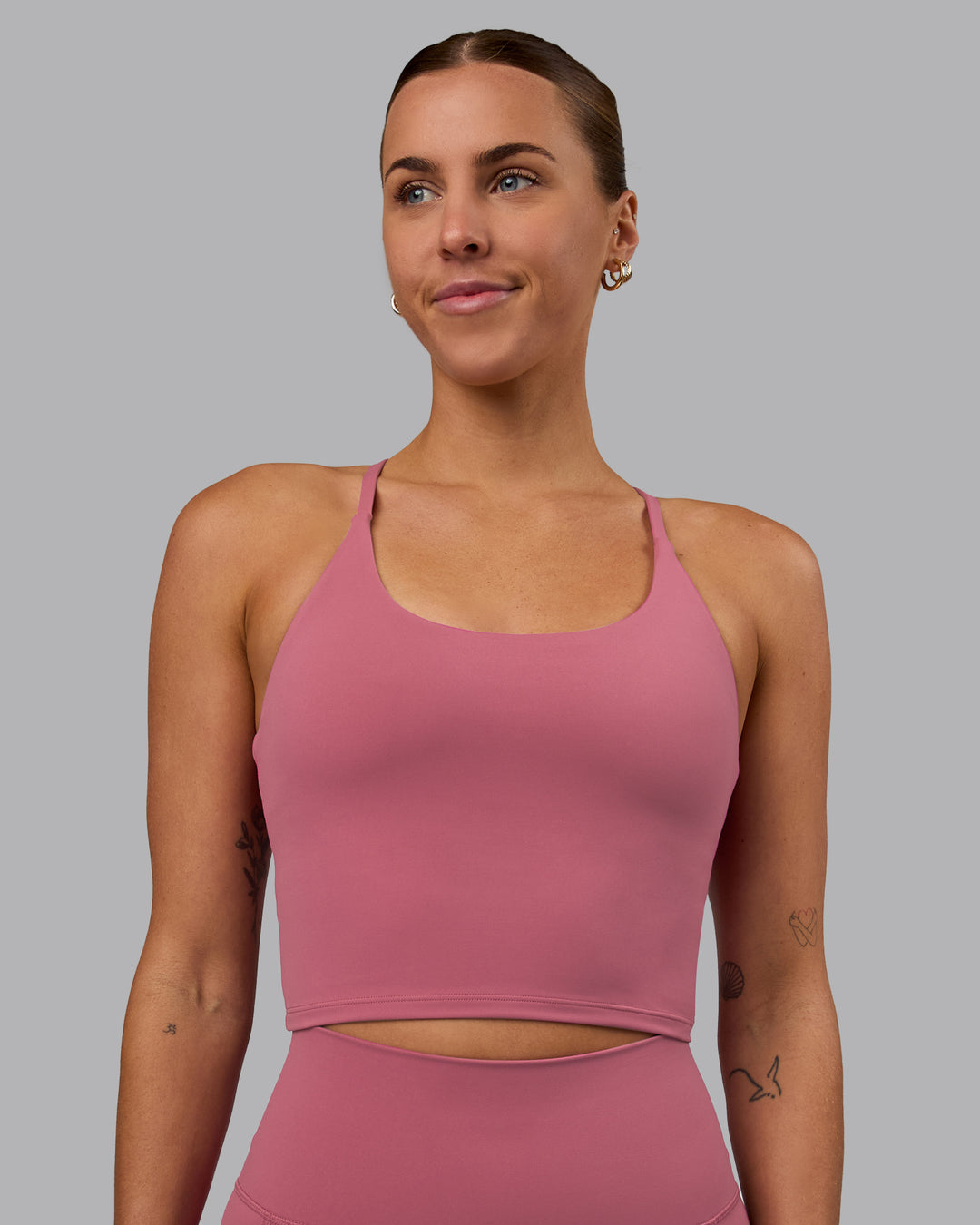 Woman wearing Elixir Active Tank - Mauve Haze