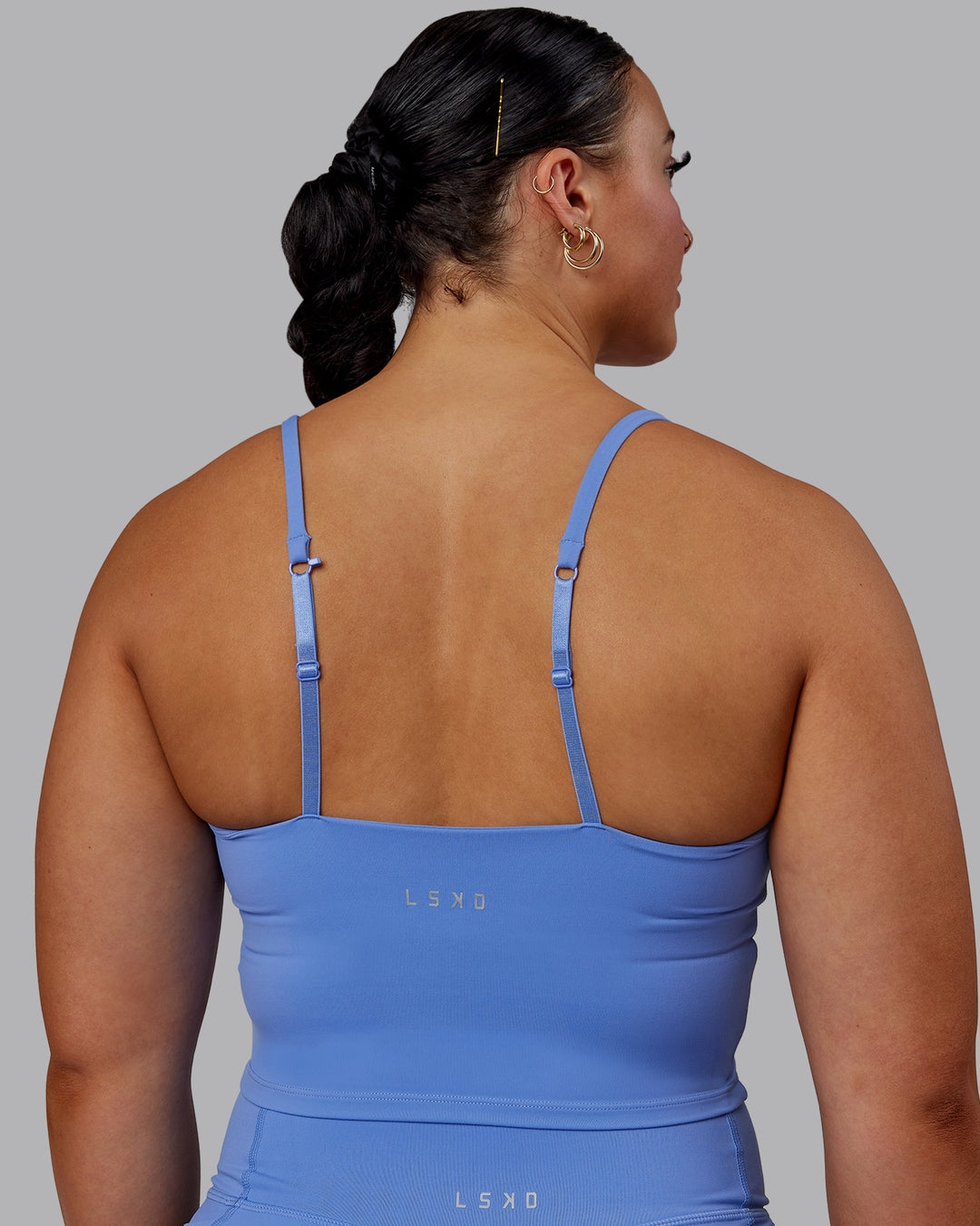 Woman wearing Elixir Active Tank - Ultramarine