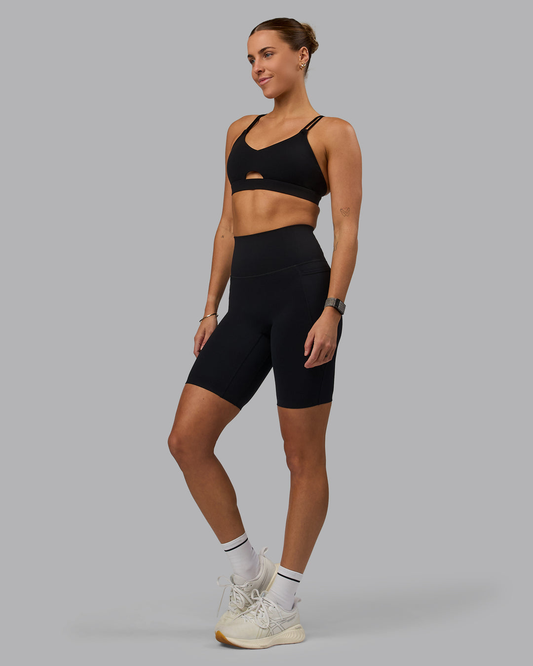 Woman wearing Elixir Bike Shorts With Pockets - Black