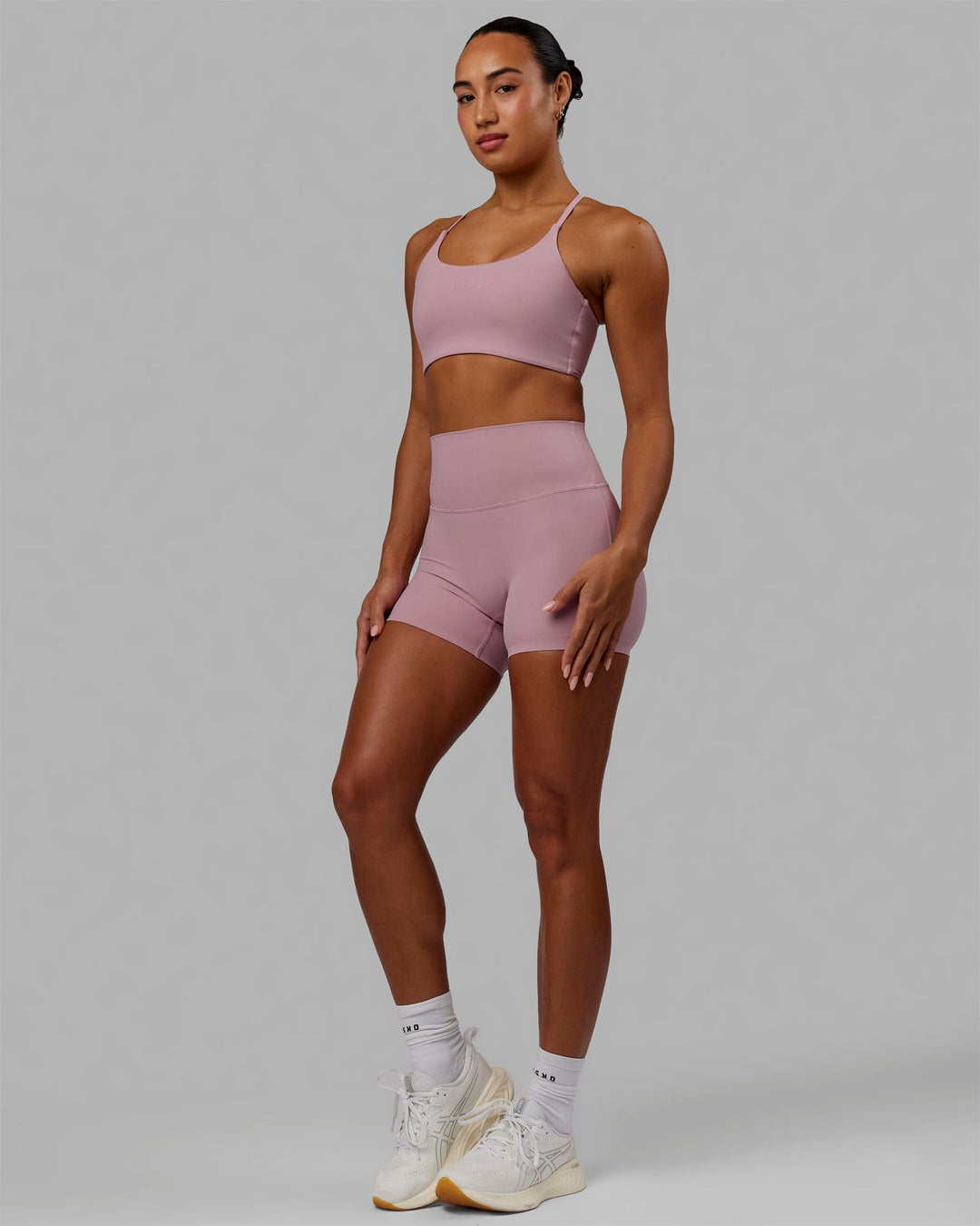 Woman wearing Elixir X-Short Tights - Cosmetic Pink