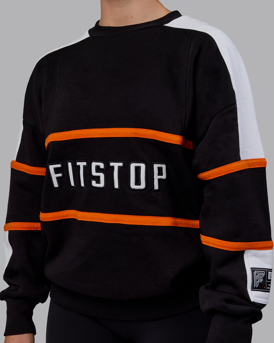 Women Wearing Unisex Fitstop Move More Sweater Oversize - Black-White