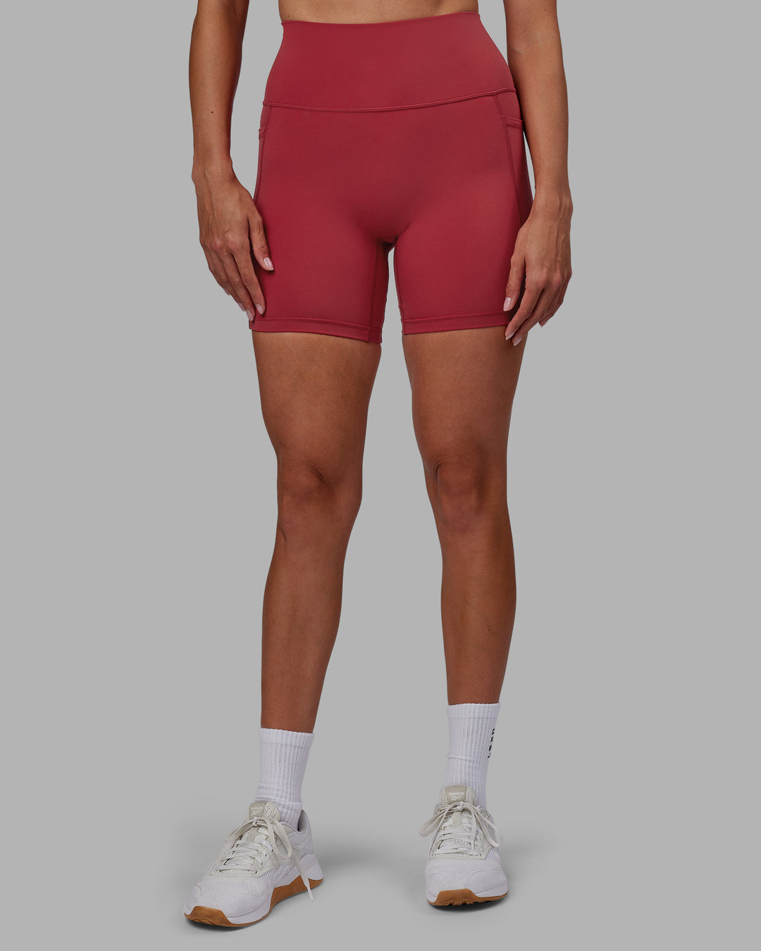 Woman wearing Fusion Mid Short Tights - Claret