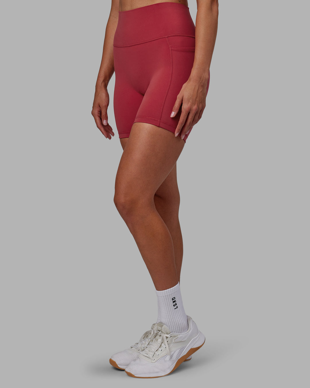 Woman wearing Fusion Mid Short Tights - Claret