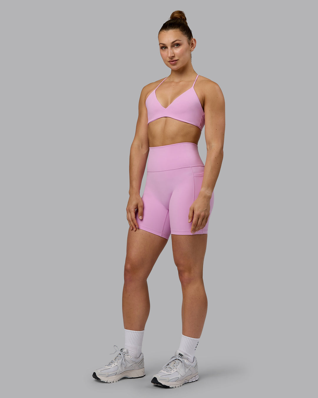 Woman wearing Fusion Mid Short Tights - Pastel Orchid