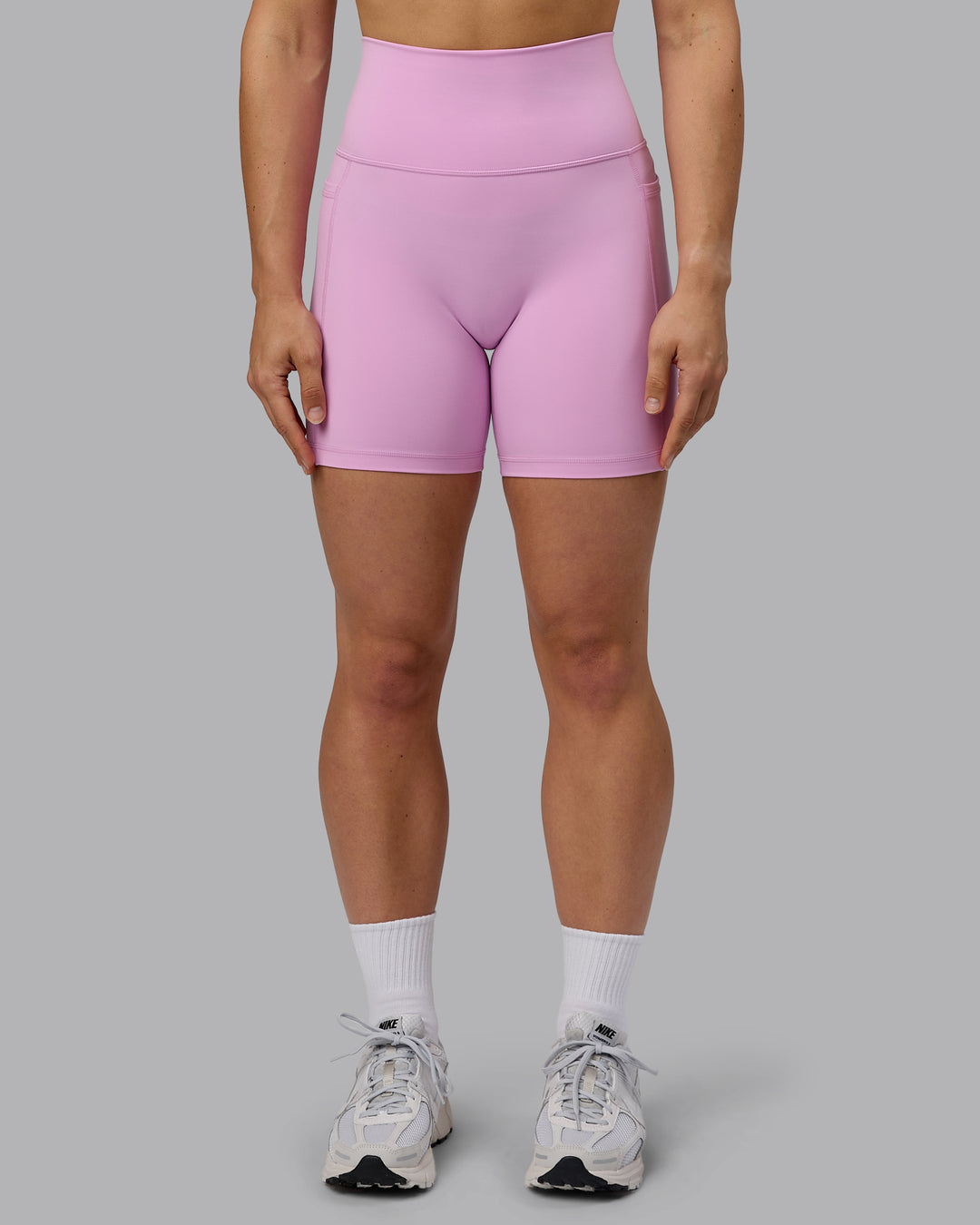 Woman wearing Fusion Mid Short Tights - Pastel Orchid