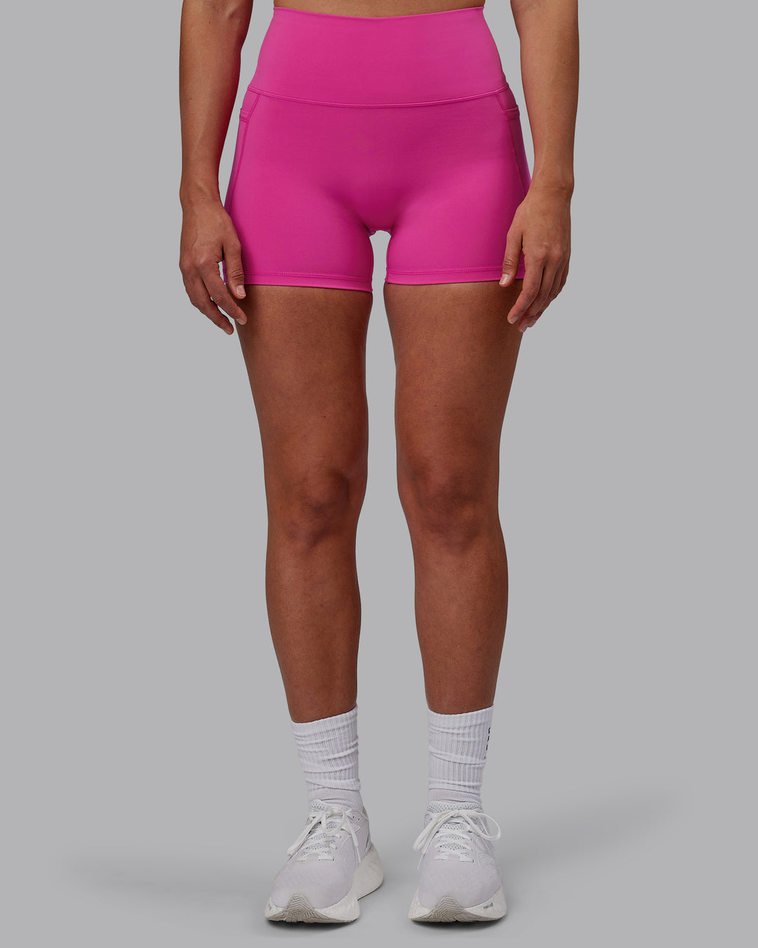 Woman wearing Fusion X-Short Tights - Fuchsia Pink