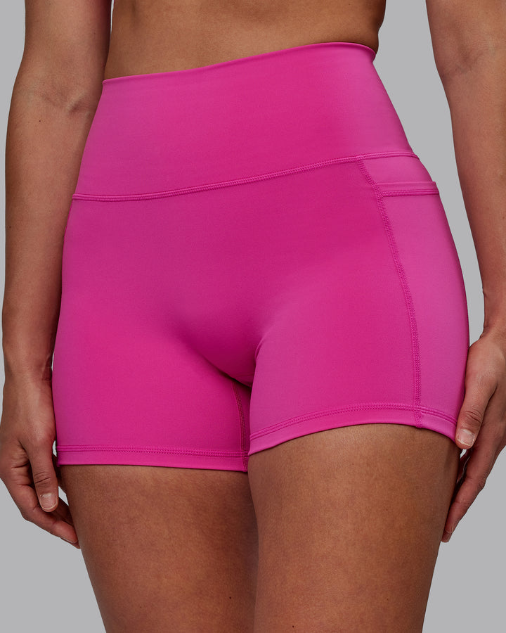 Woman wearing Fusion X-Short Tights - Fuchsia Pink
