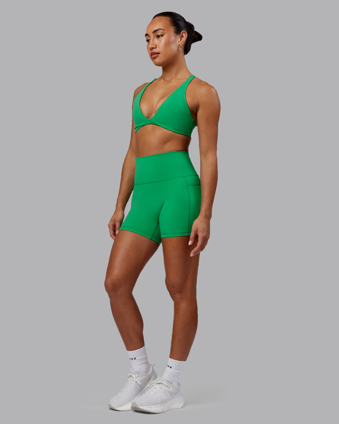 Woman wearing Fusion X-Short Tights - Impact Green