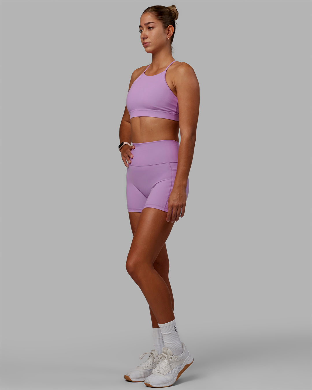 Woman wearing Fusion X-Short Tights - Light Violet