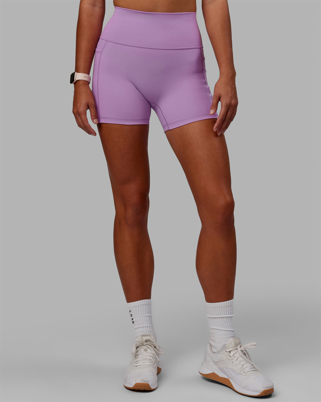 Woman wearing Fusion X-Short Tights - Light Violet