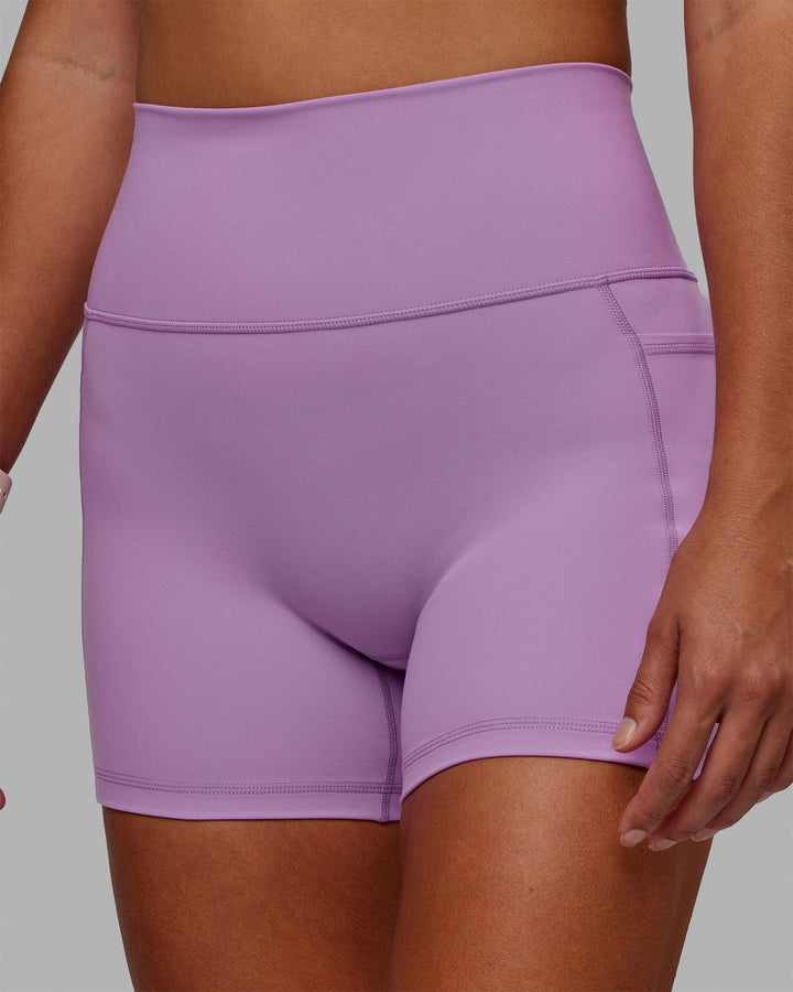 Woman wearing Fusion X-Short Tights - Light Violet
