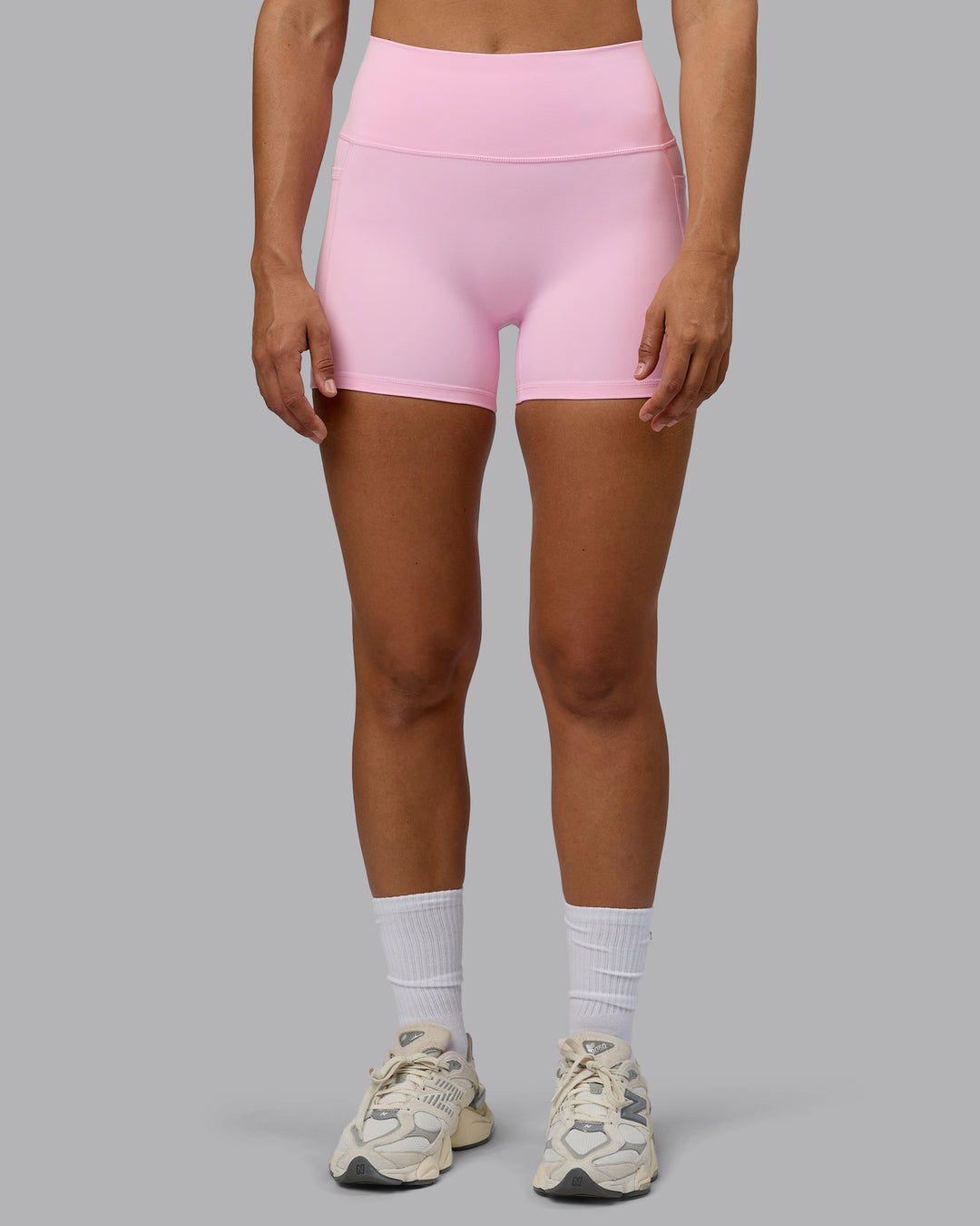 Woman wearing Fusion X-Short Tights with Pockets - Pale Pink