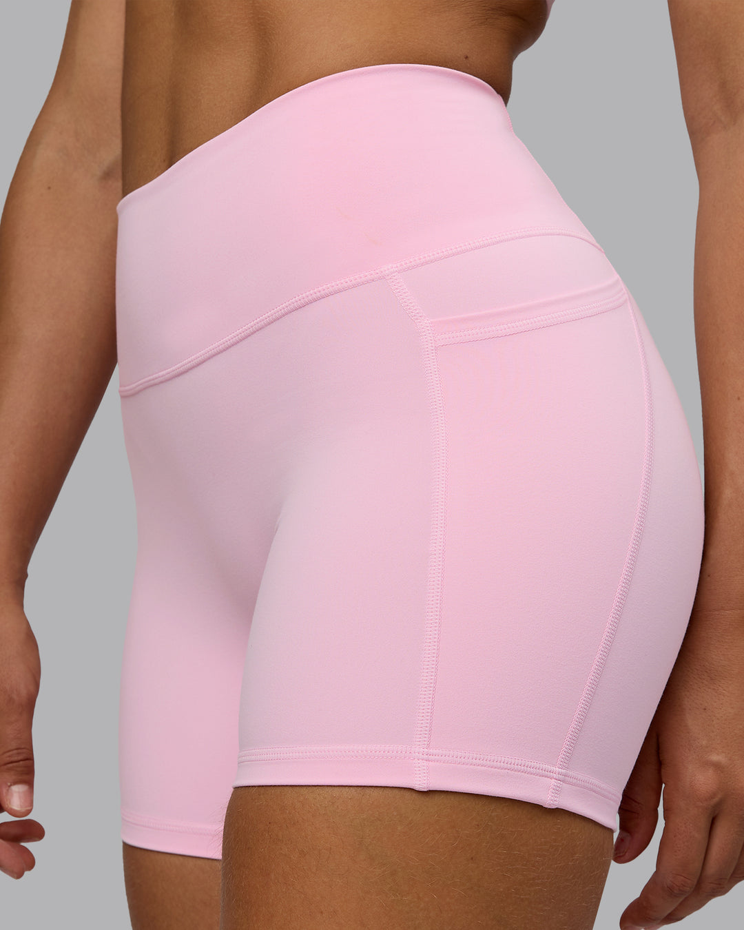 Woman wearing Fusion X-Short Tights with Pockets - Pale Pink