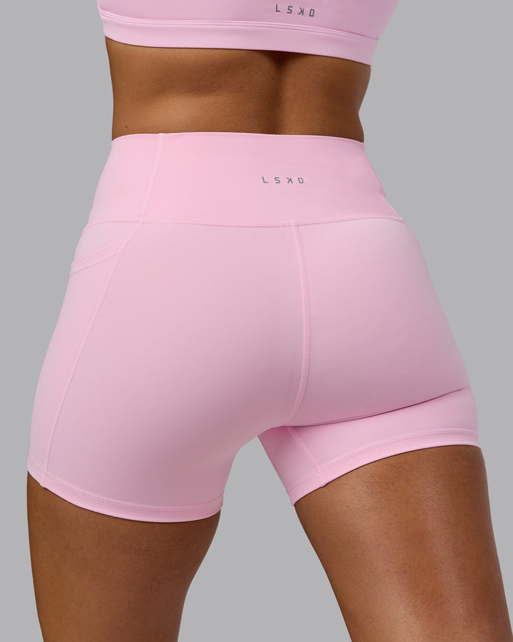 Woman wearing Fusion X-Short Tights with Pockets - Pale Pink
