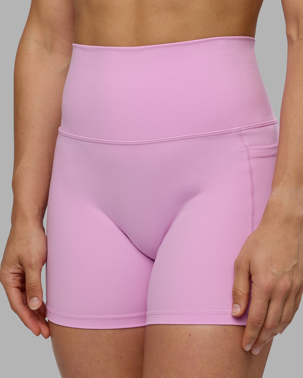 Woman wearing Fusion X-Short Tights - Pastel Orchid