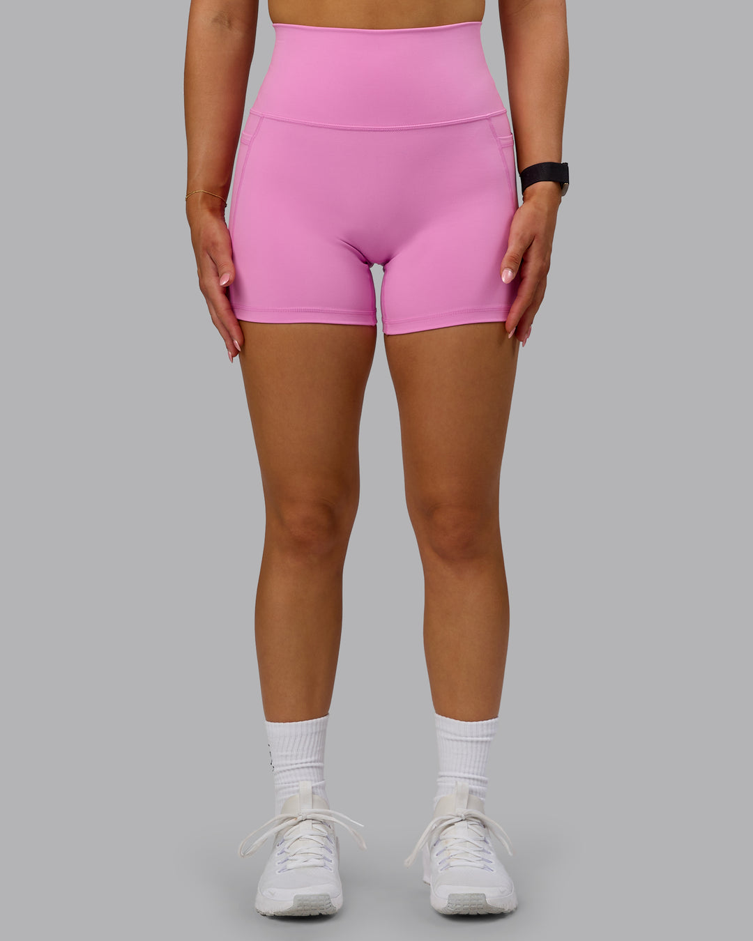 Woman wearing Fusion X-Short Tights - Spark Pink