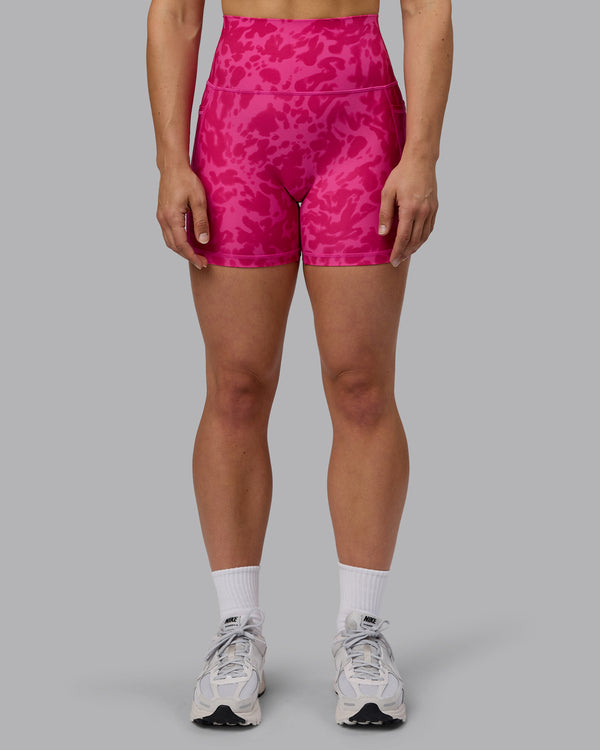 Woman wearing Fusion X-Short Tights - Strawberry-Lava Lamp