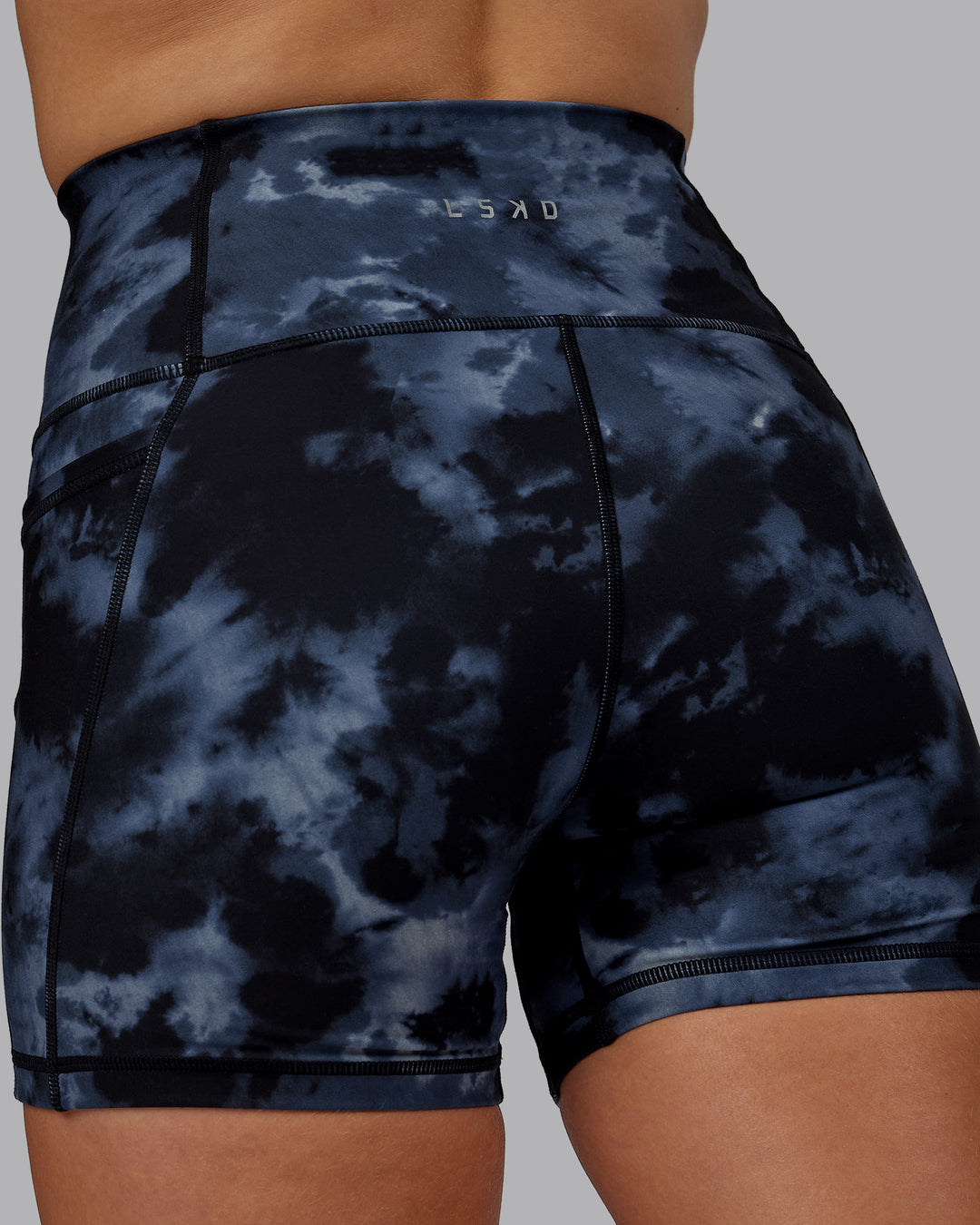 Woman wearing Fusion X-Short Tights - Tie Dye-Midnight