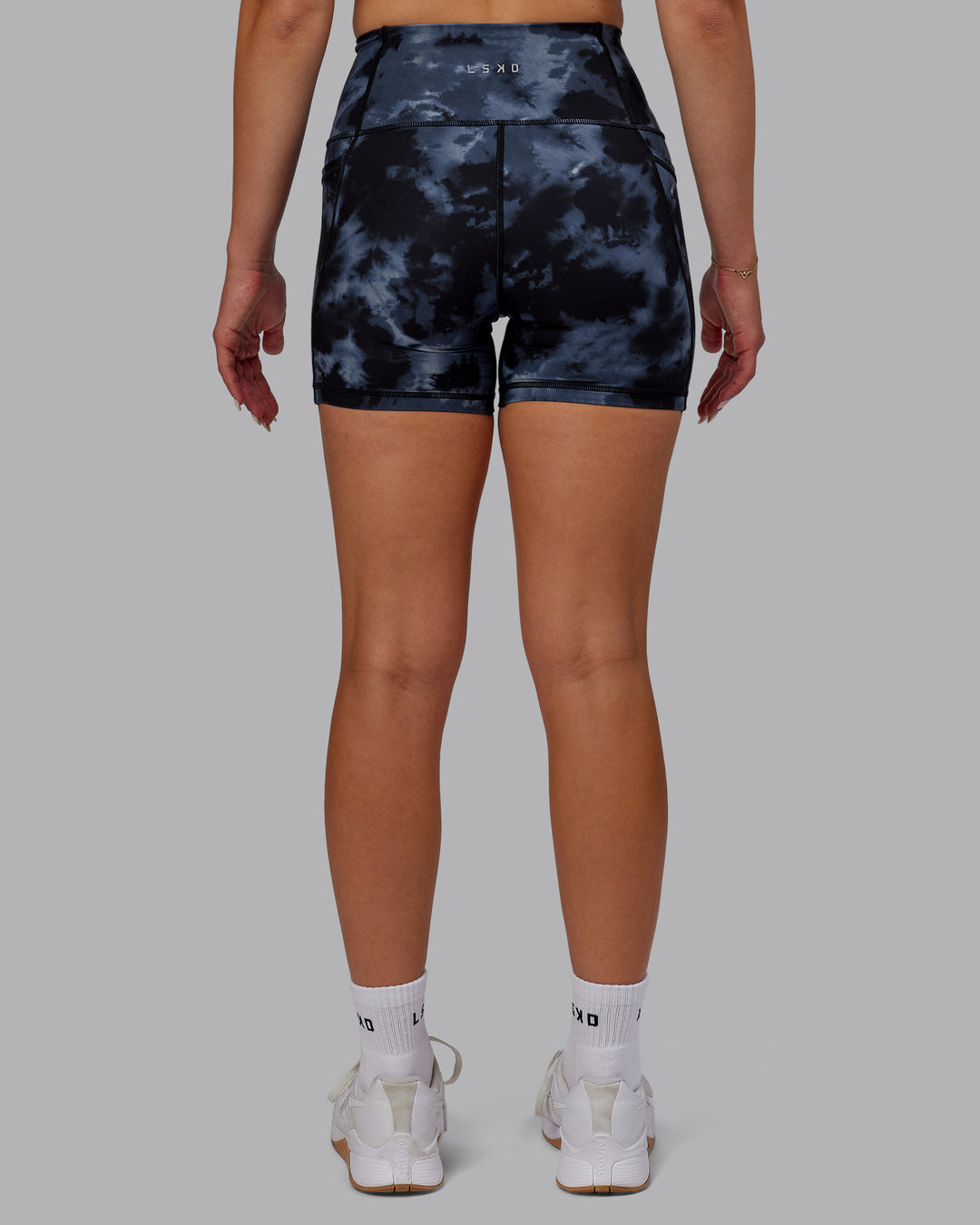 Woman wearing Fusion X-Short Tights - Tie Dye-Midnight