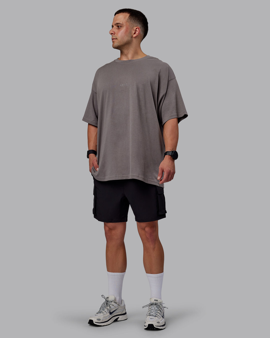 Man wearing MVP Heavyweight Tee Oversize - Storm Front