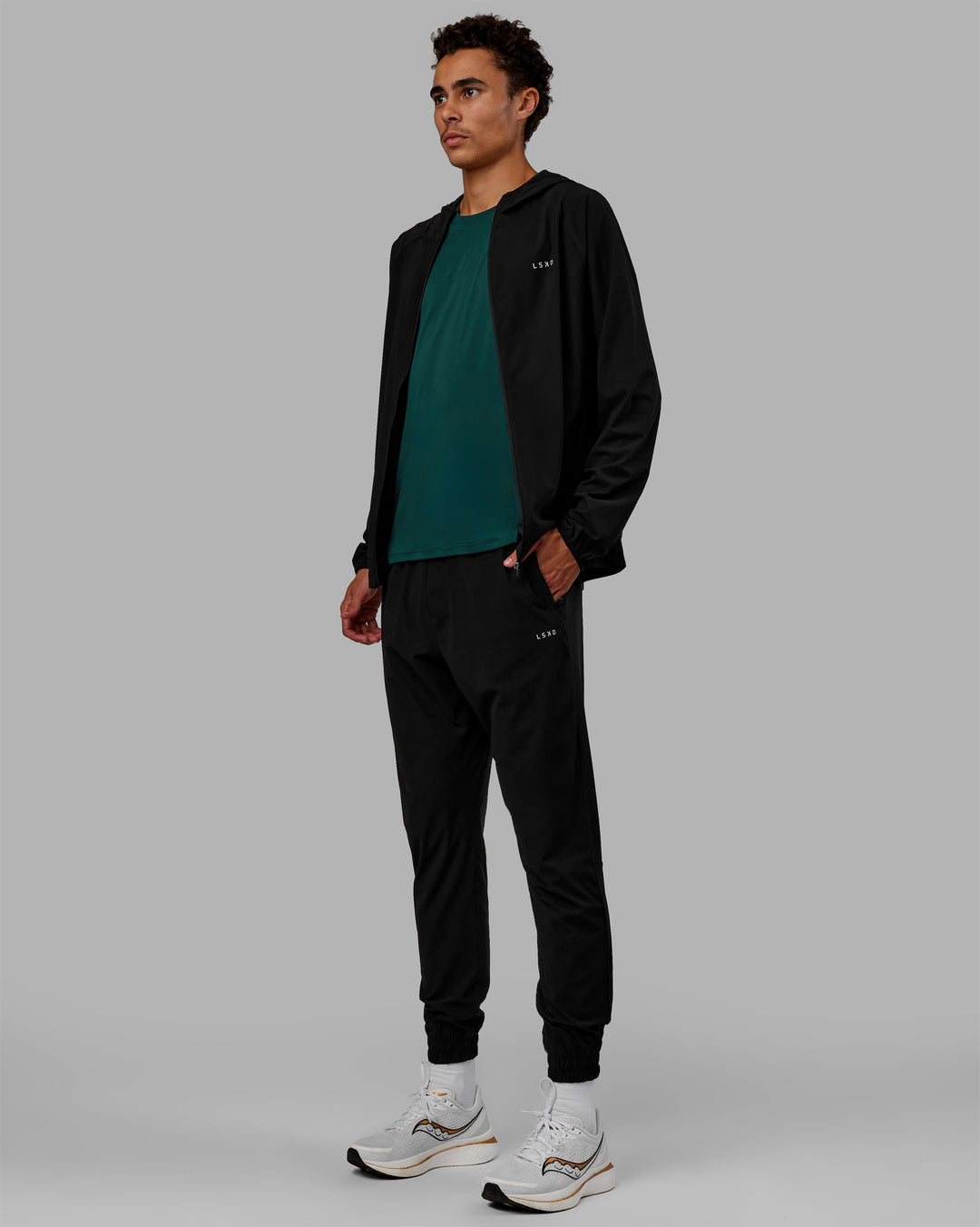 Man wearing Train-Lite FLXMAX Pant - Black