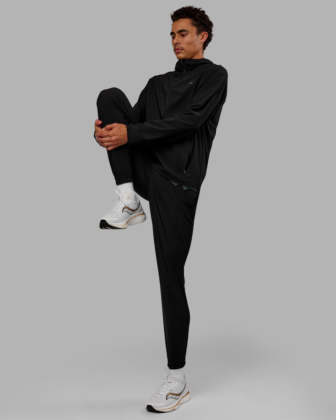 Man wearing Train-Lite FLXMAX Pant - Black