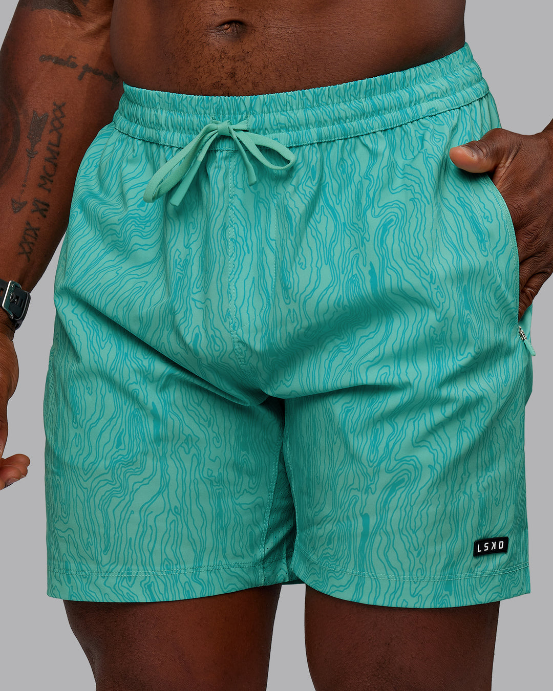 Man wearing Rep 7&quot; Performance Shorts - Topographic Blue Bird