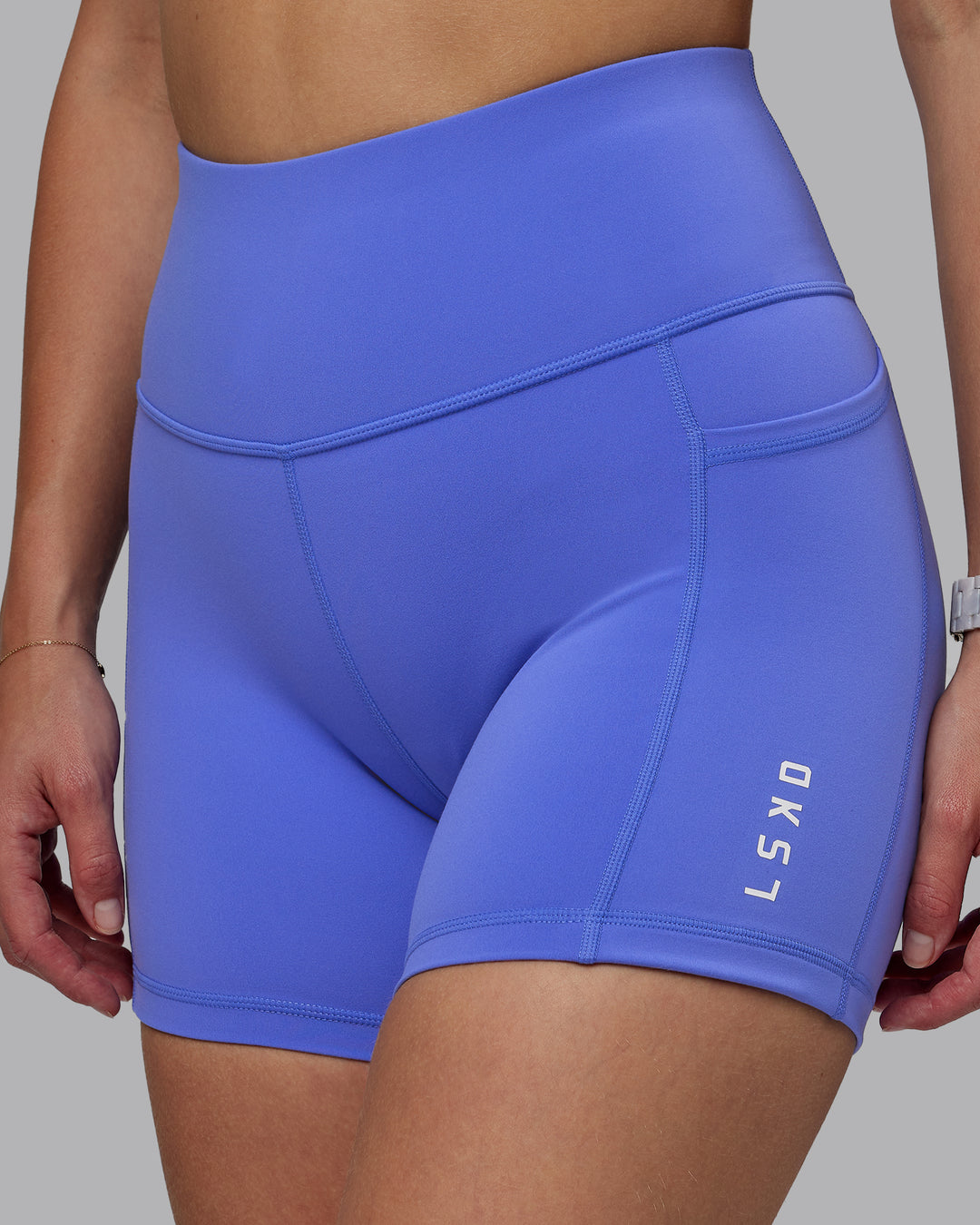 Woman wearing Rep X-Short Tights - Baja Blue-White