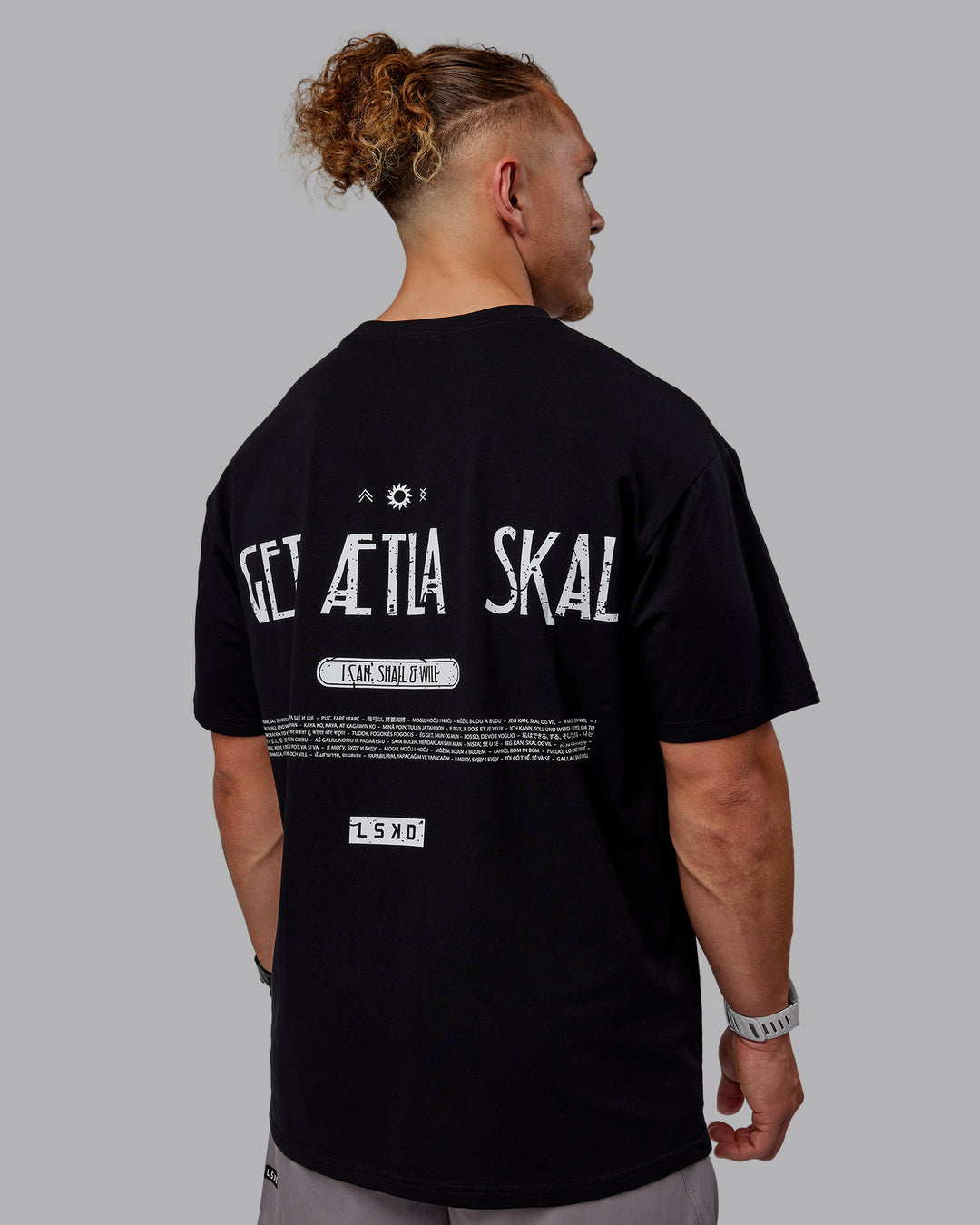 Man wearing Sara GET ÆTLA SKAL Unisex FLXCotton Tee Oversize - Black-White