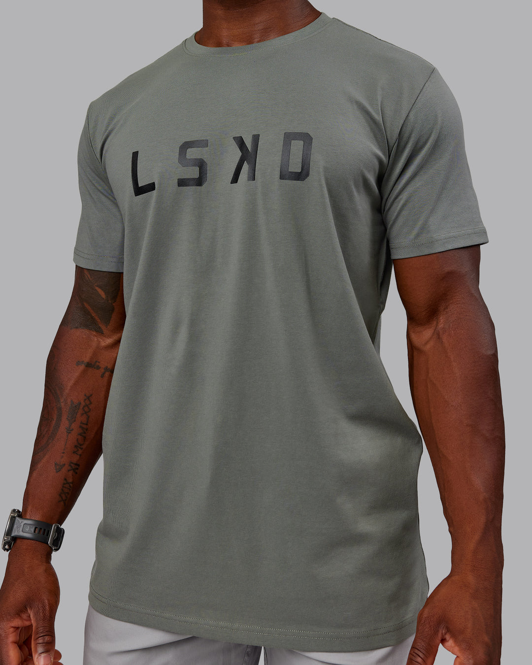 Man wearing Structure FLXCotton Tee - Graphite