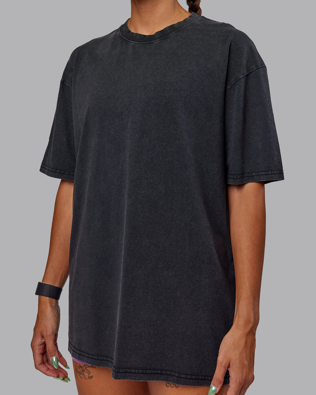 Woman wearing Unisex Miami25 Washed FLXCotton Tee Oversize - Black-Amethyst