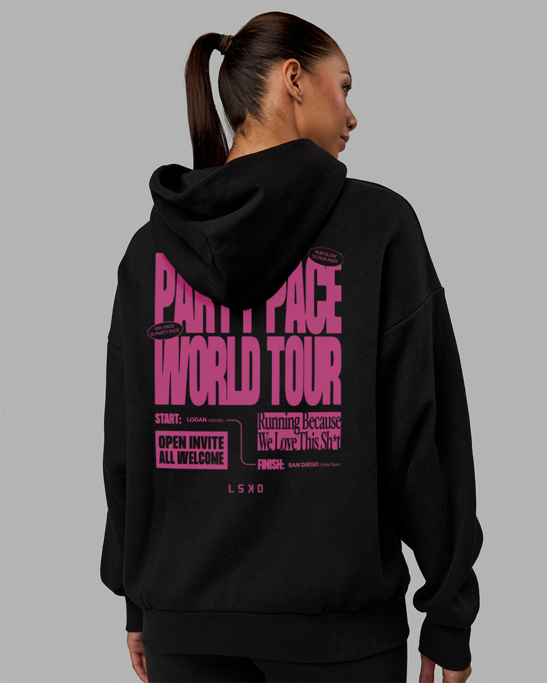 Woman wearing Unisex Party Pace Hoodie Oversize - Black-Pink