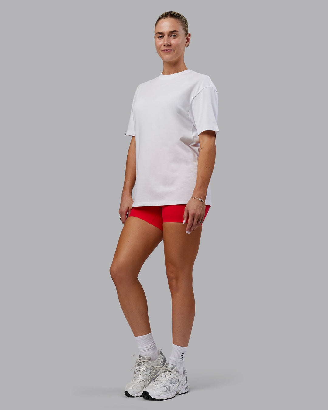 Woman wearing Peaches Pilates x LSKD FLXCotton Tee Oversize - White