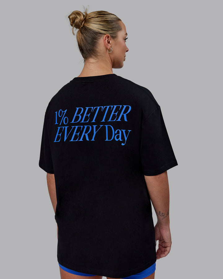 Woman wearing Unisex VS6 FLXCotton Tee Oversize - Black-Power Cobalt
