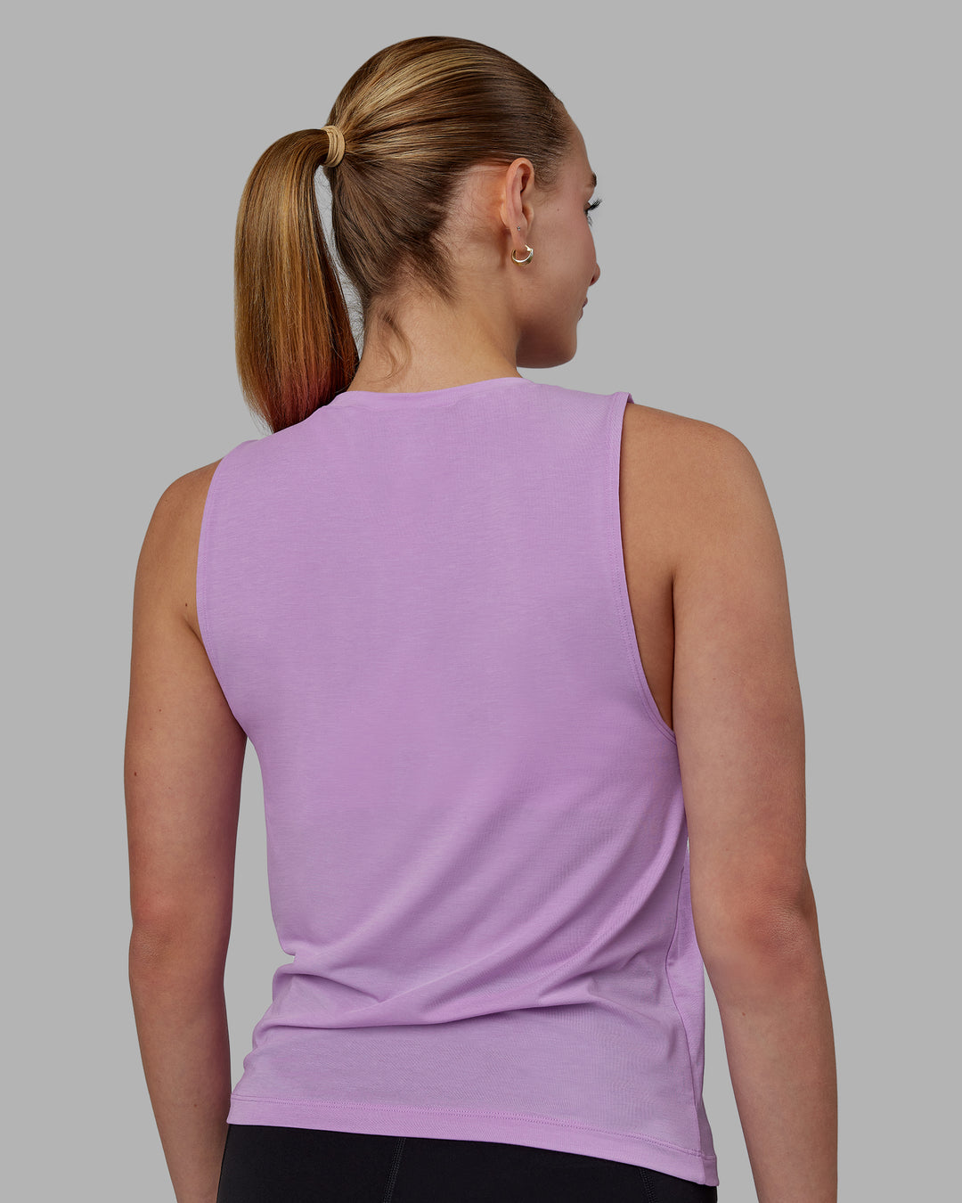 Woman wearing Vital Training Tank - Light Violet