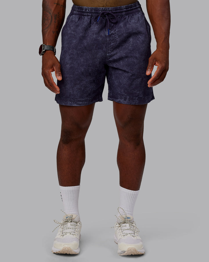 Man wearing Washed Daily 7&quot; Shorts - Midnight Blue
