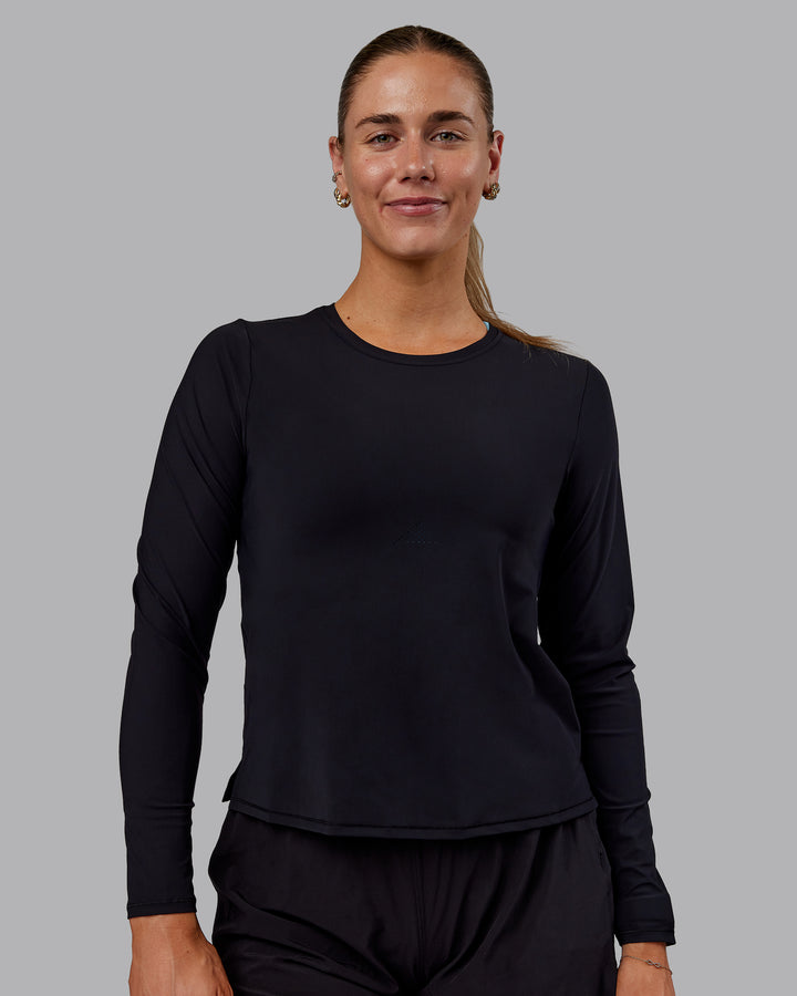 Woman wearing Cadence Long Sleeve Tee - Black
