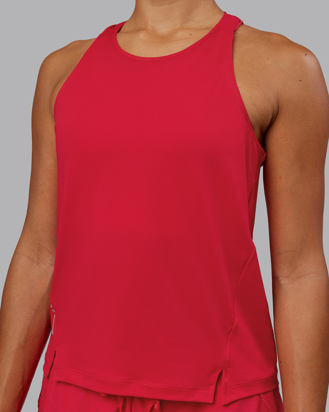 Woman wearing Pace Running Tank - Scarlet