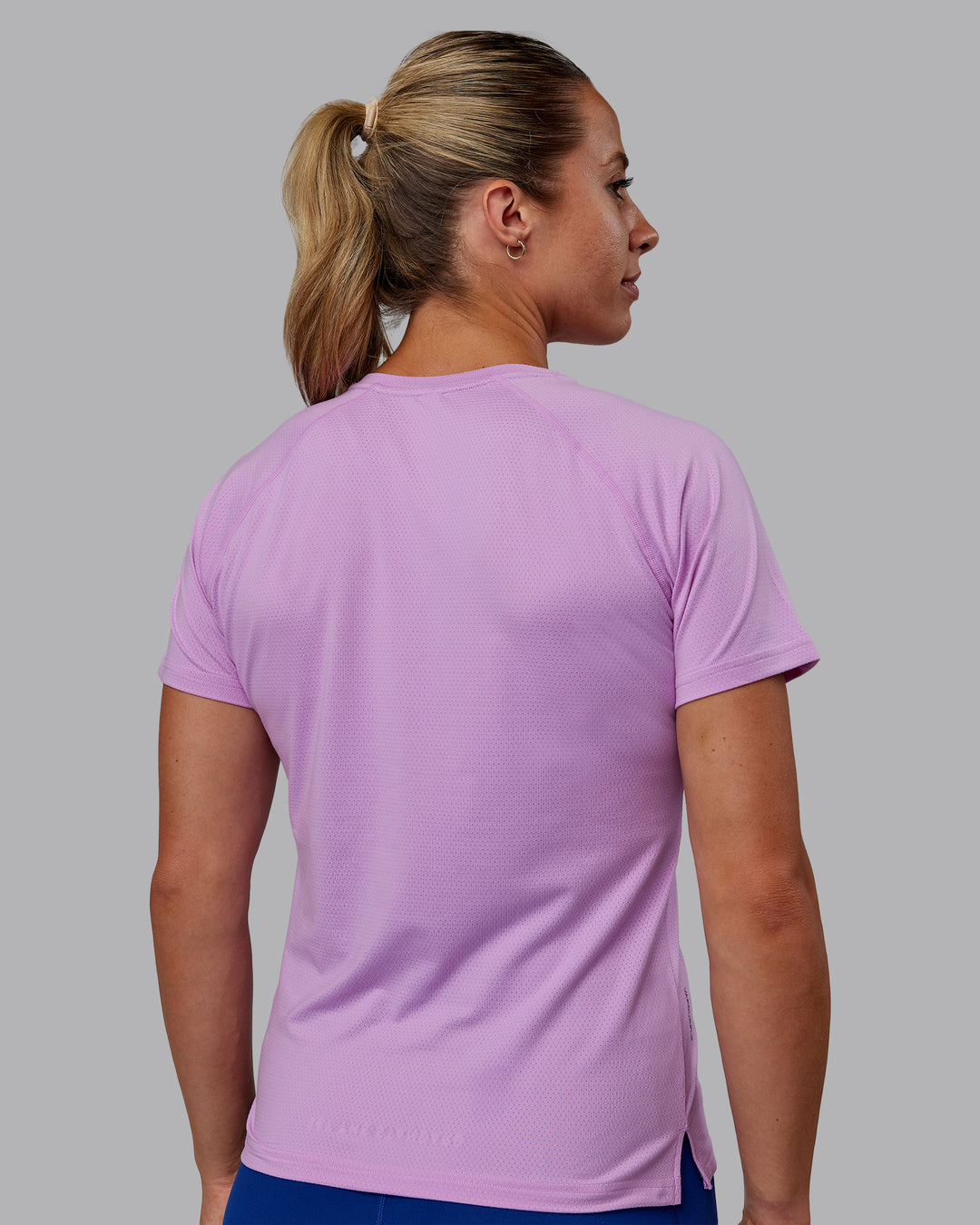 Woman wearing Perform VapourFLX Tee - Light Violet