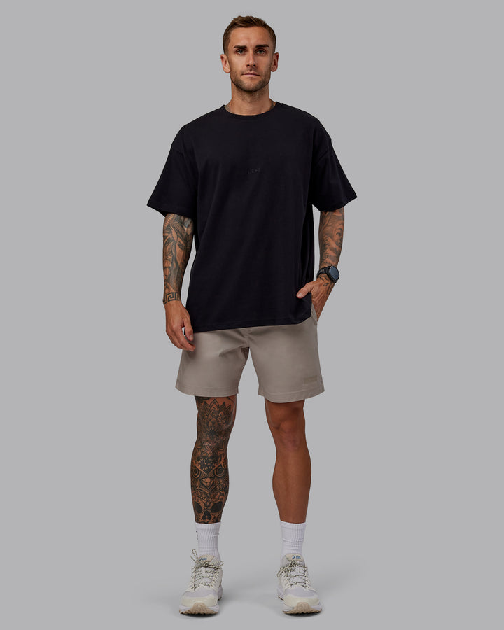 Man wearing Daily 7&quot; Shorts - Shale Beige
