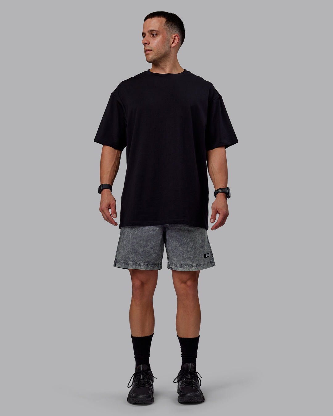 Man wearing Daily Shorts - Pigment Slate