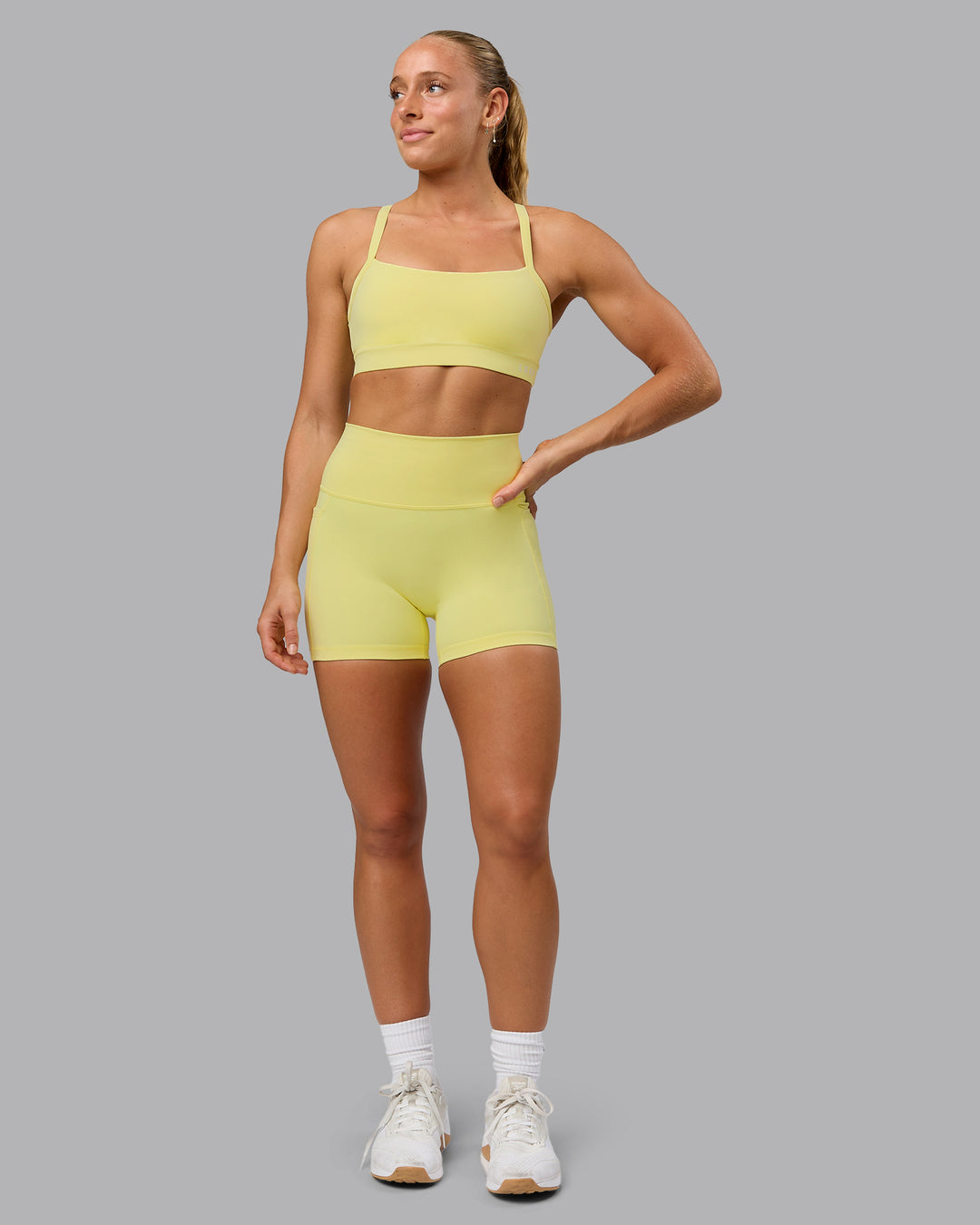 Woman wearing Fusion X-Short Tights With Pockets - Lemon Fizz