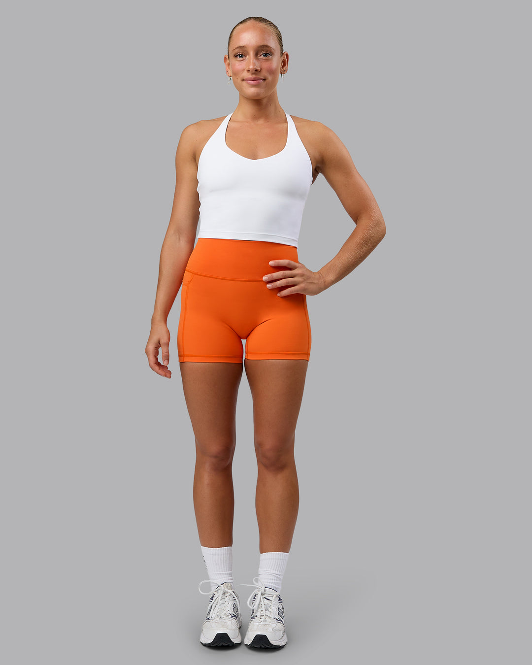 Woman wearing Fusion X-Short Tights with Pockets - Mandarin