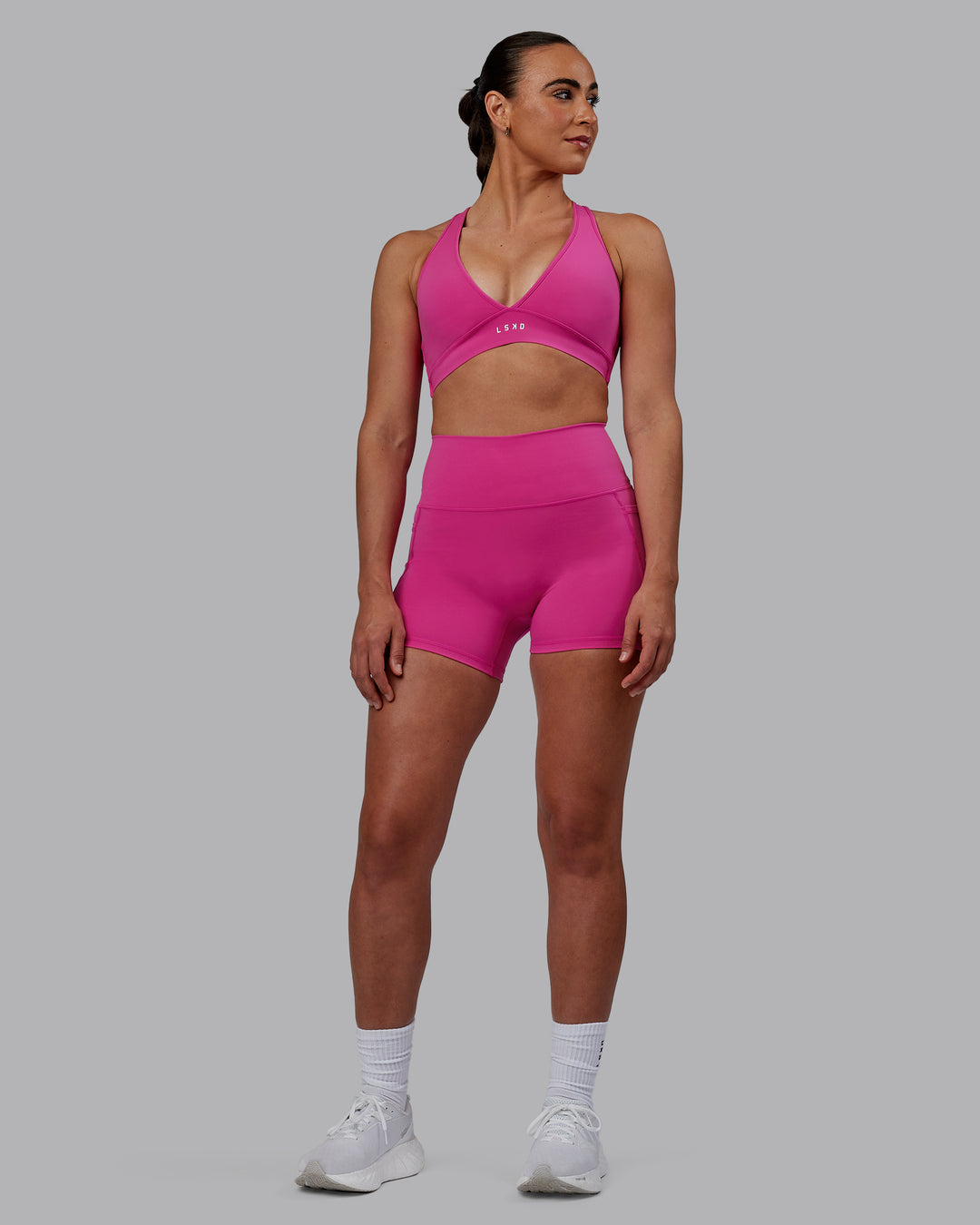 Woman wearing Fusion X-Short Tights - Fuchsia Pink