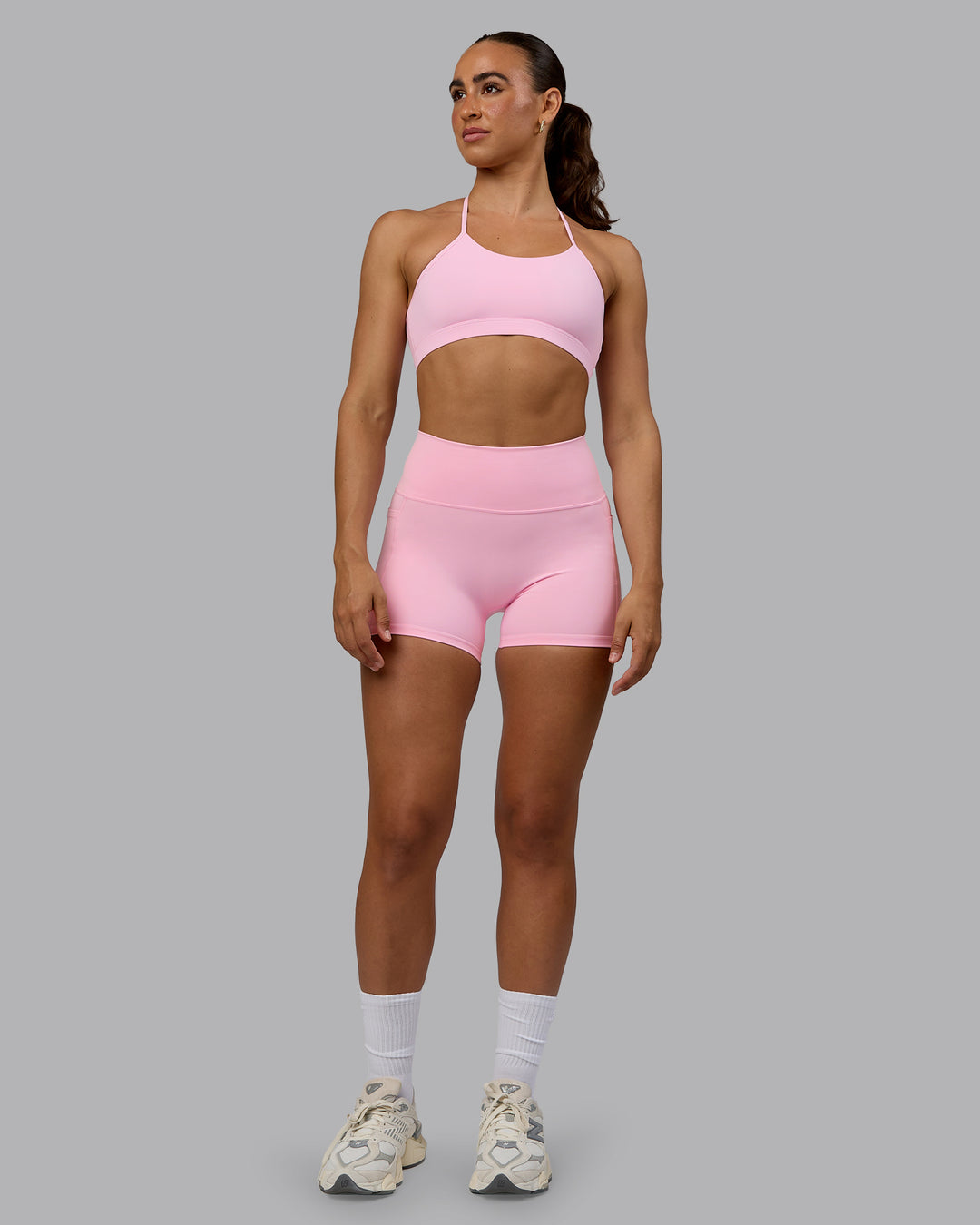 Woman wearing Fusion X-Short Tights with Pockets - Pale Pink